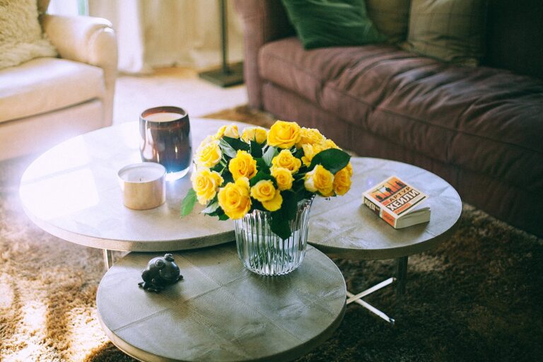 How To Decorate Your Living Room With Flowers – 2023 Guide