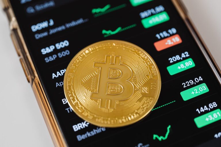 4 Benefits of Long-Term Cryptocurrency Investing