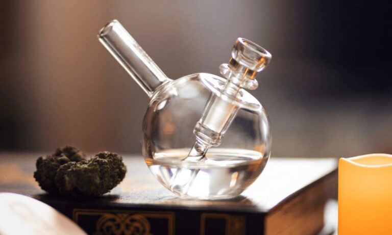 Do Small or Big Glass Bongs Get You Higher – 2023 Guide