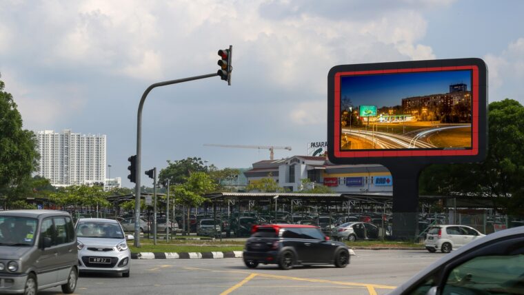 Advantages of LED Billboard Screens in Advertising